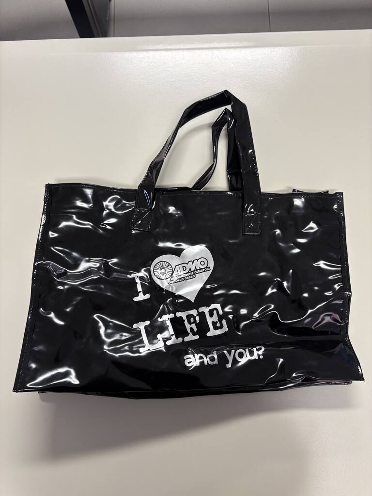 borsa_nera_vernice_con_cerniera_5euro